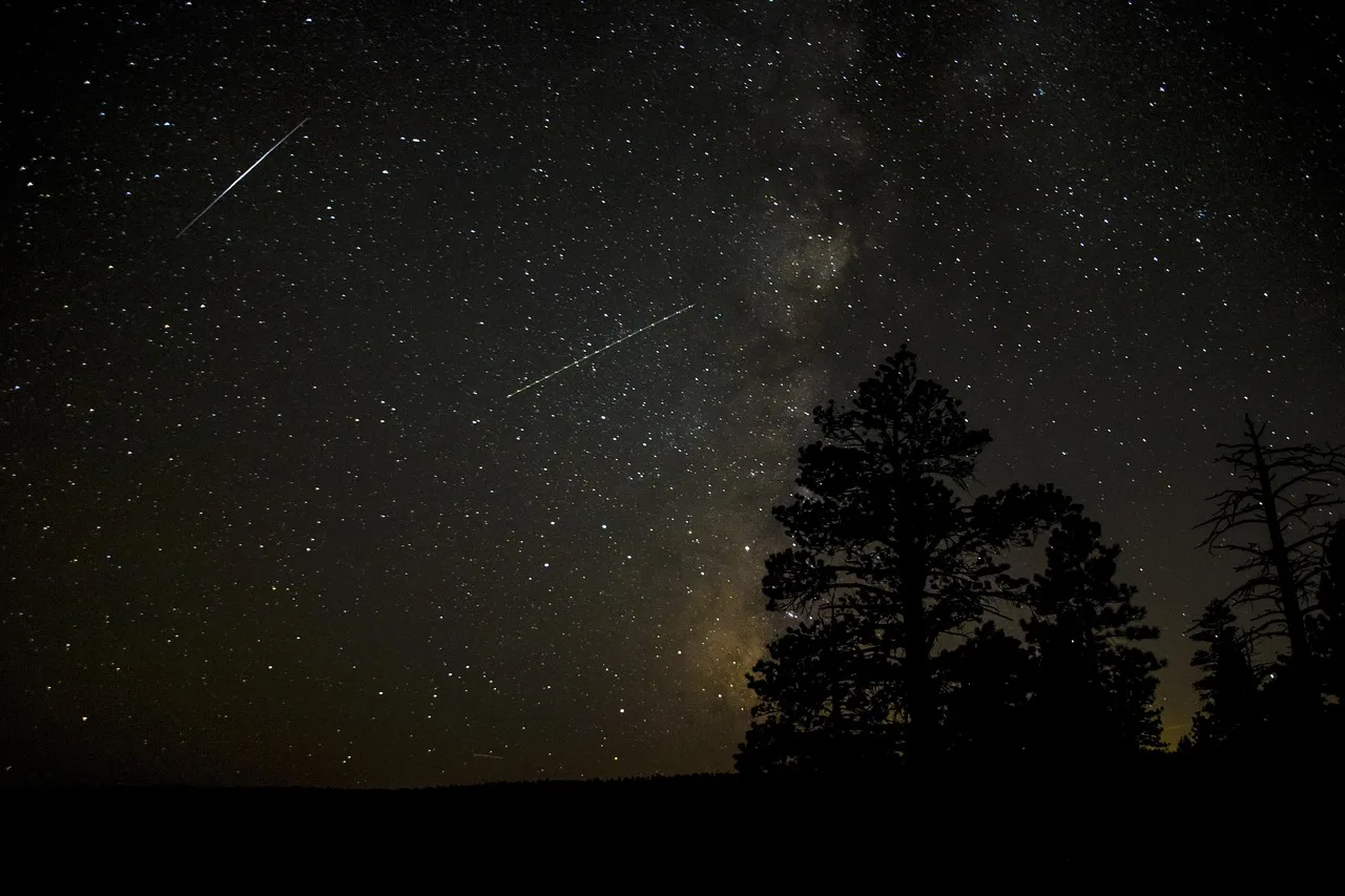 milky way, bryce canyon, utah, landscape, sky, galaxy, sandstone, light, trees, dark, universe, astronomy, star, colorful, nature, park, outdoors, black landscape, black stars, black galaxy, black universe, black park. Sorting real night sky destinations from rumors, category by category