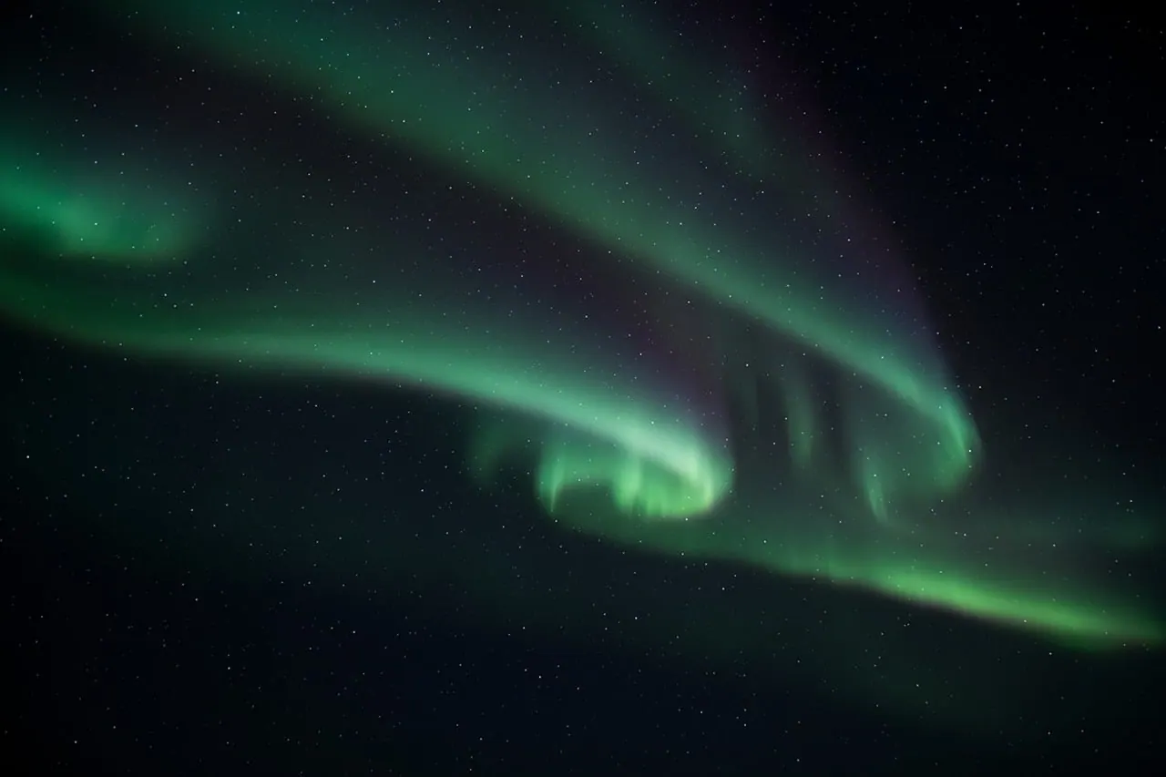 space, dark, aurora, stars, sky, nature, arctic, winter, galaxy, adventure, northern lights, astronomy, beauty of night, night sky, milky way, silence, magical, cinematic, travel, 