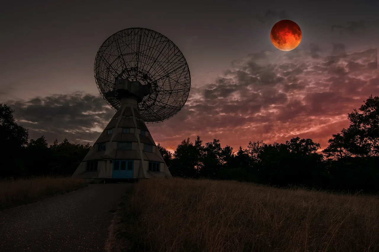 blood moon, moon, night, astronomy, evening sky, radio telescope, blood moon, blood moon, blood moon, radio telescope, radio telescope, radio telescope, radio telescope, radio telescope. How to approach astronomy itinerary building packing: load in reverse order
