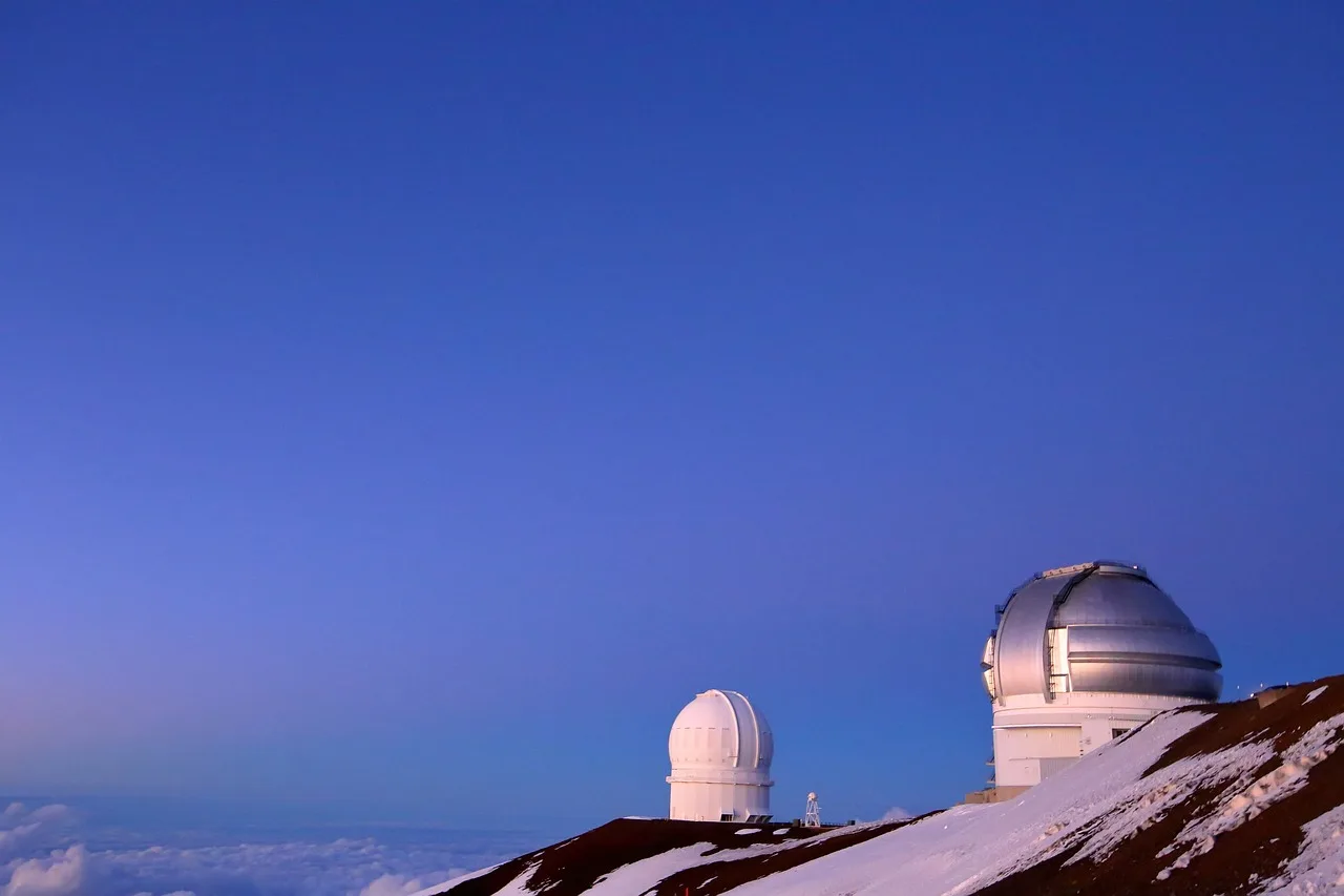 telescope, observatory, science, astronomy, hawaii, research, space, technology, landscape, sky, astrophysics, telescopes, scenic, stargazing, nature, blue science, blue research. Vet a local dark sky guide: permit, insurance and the Moon