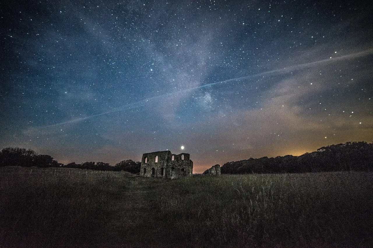 ruins, milky way, stars, nature, starry night, starry skies, cosmos, stargazing, fields, grass, grassfields, landscape, horizon, dunwich, night time, night sky. Figuring out stargazing trips places to stay: gateway towns