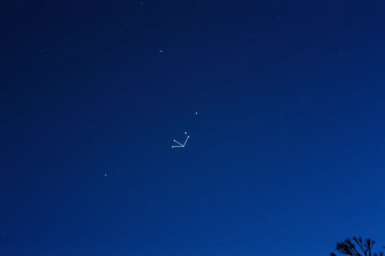 Big Dipper pointer stars leading to Polaris in a city-edge night sky (Judging stargazing trip costs accessible: where a limited budget should go)